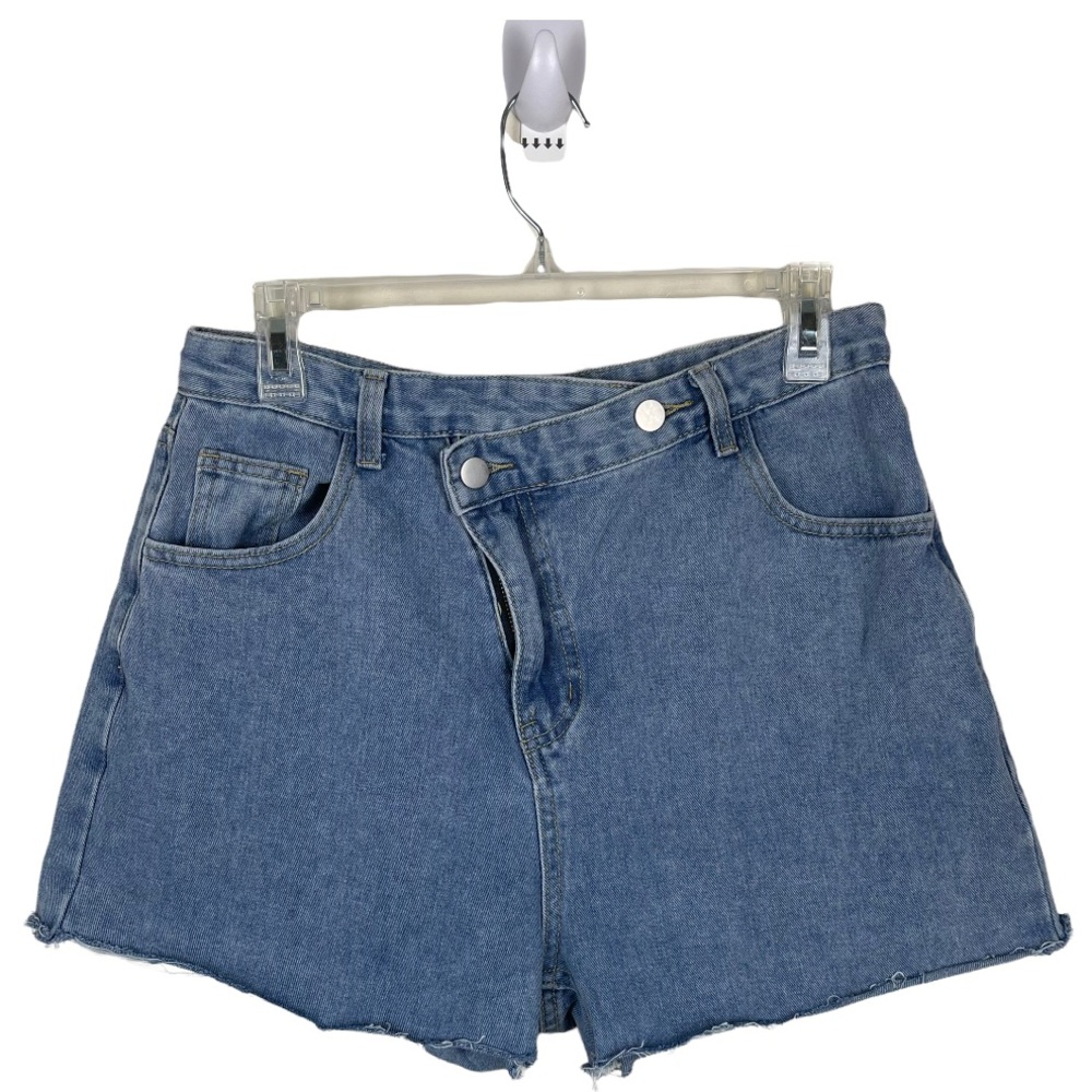 Criss Cross Denim Mom Shorts‎